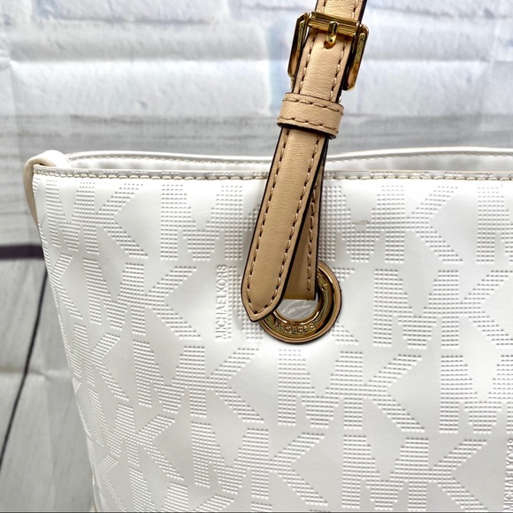 M I C H A E L K O R S : Signature Patent White Bag - Picture 3 of 7